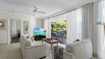 Căn hộ, 3 phòng ngủ | Khu phòng khách | Smart TV