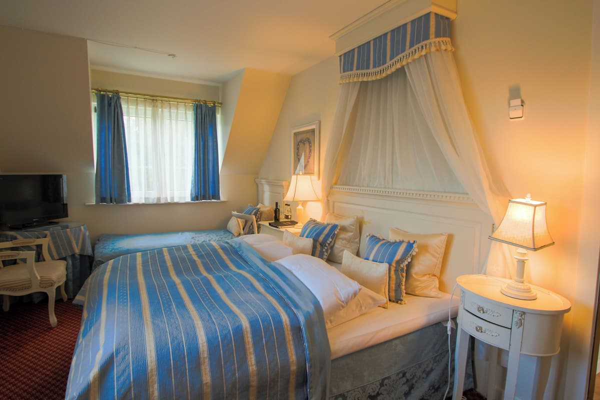 Family Apartment | Hypo-allergenic bedding, individually decorated, individually furnished