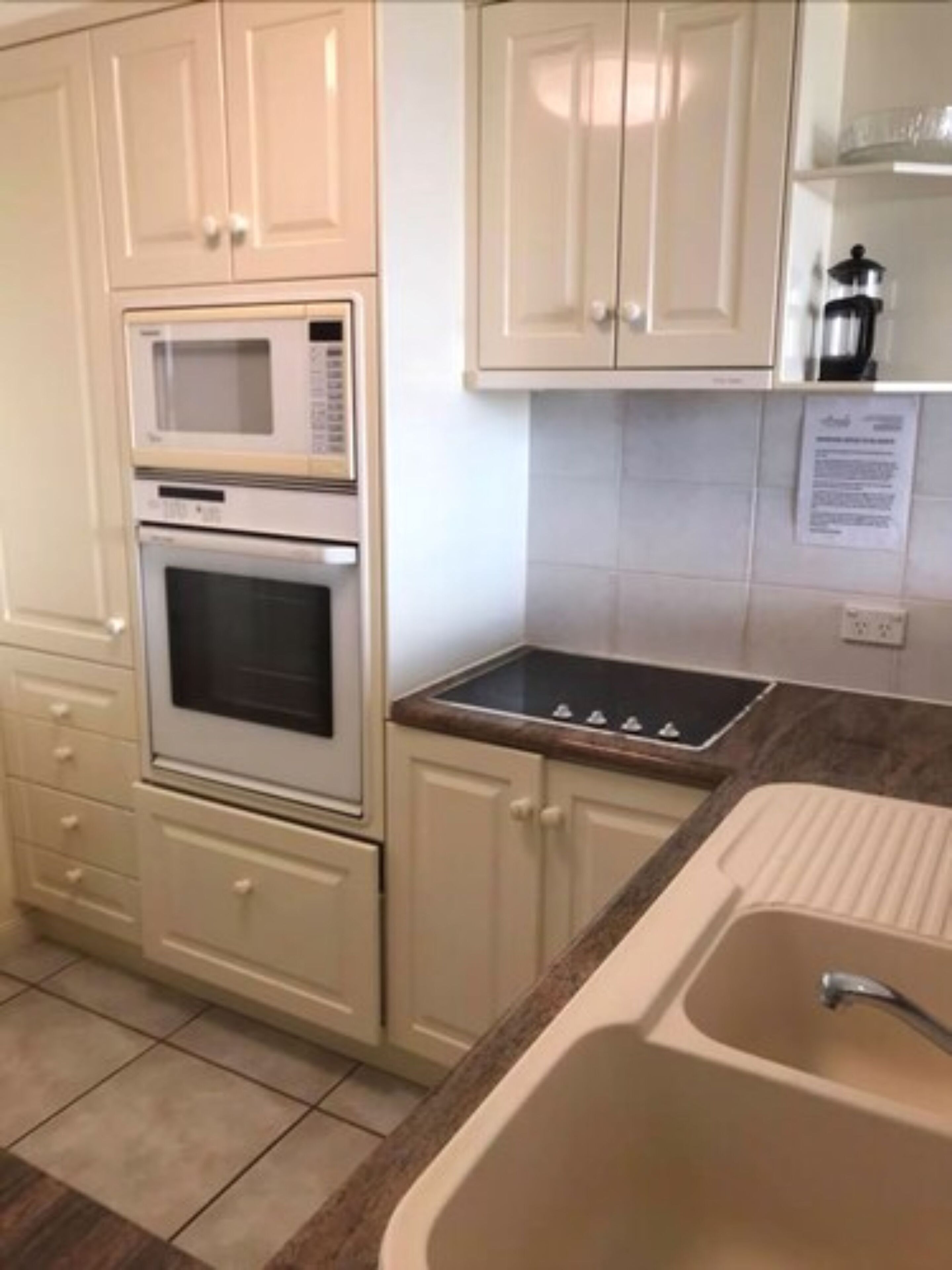 superior apartment, 3 bedrooms, ocean view | private kitchen | full-sized fridge, microwave, stovetop, dishwasher