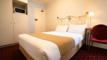 Deluxe Queen Room | Free WiFi, bed sheets