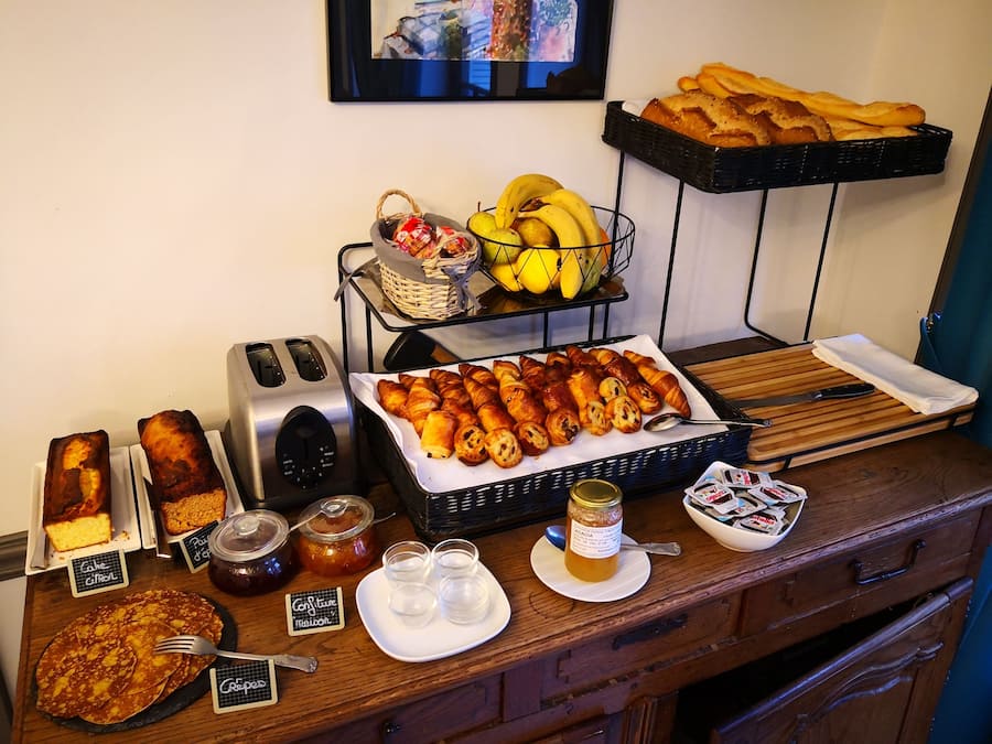 Daily buffet breakfast (EUR 12.50 per person)
