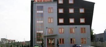 Plus Hotel