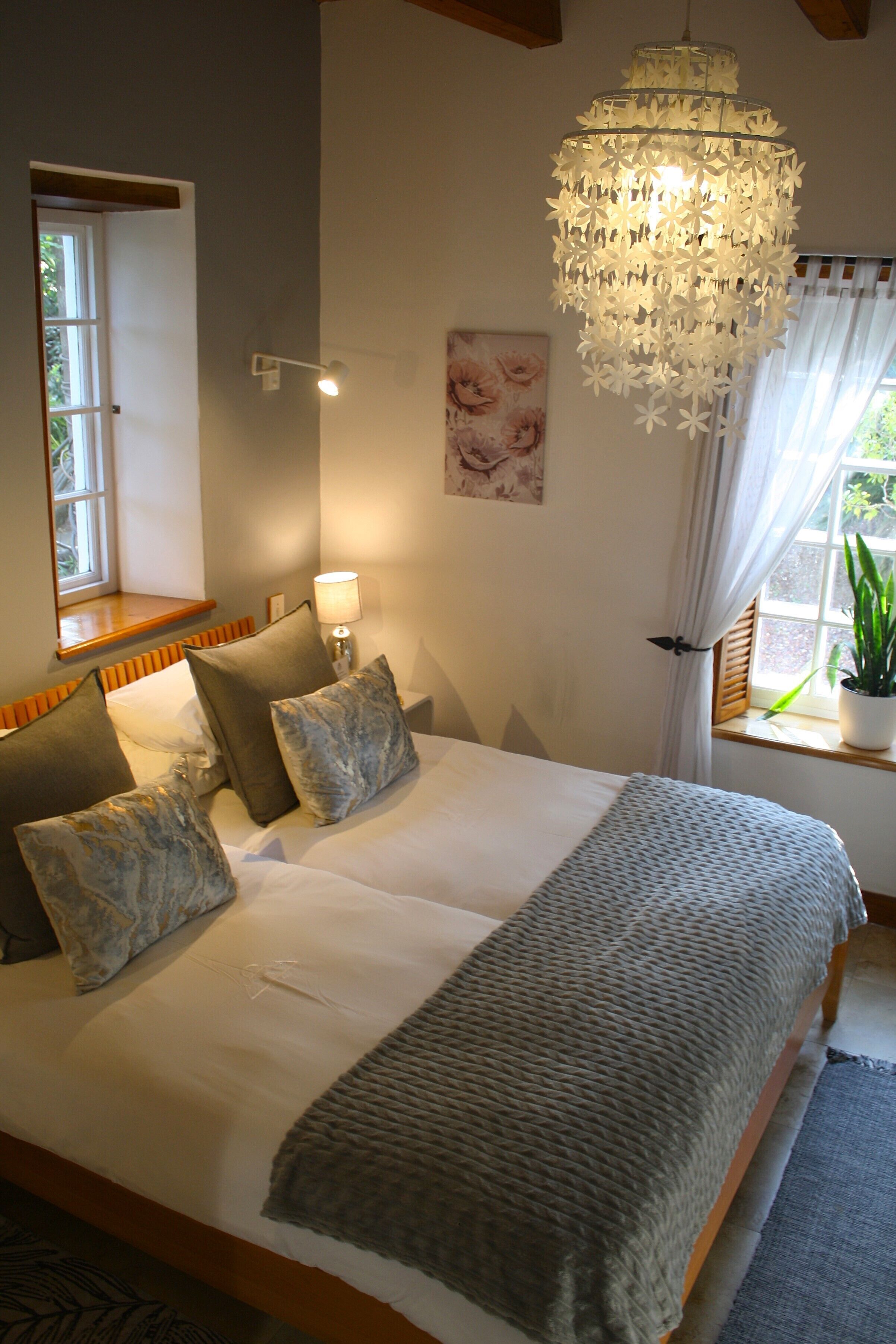 Comfort Twin Room | Premium bedding, minibar, in-room safe, individually decorated