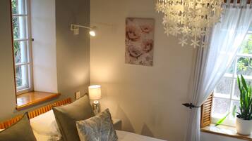 Comfort Twin Room | Premium bedding, minibar, in-room safe, individually decorated