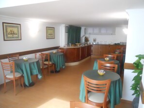 Dining - Hotel Traghetto (Civitavecchia)