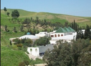 View from property - Hotel Moulay Yacoub (Sebaa Rouadi)