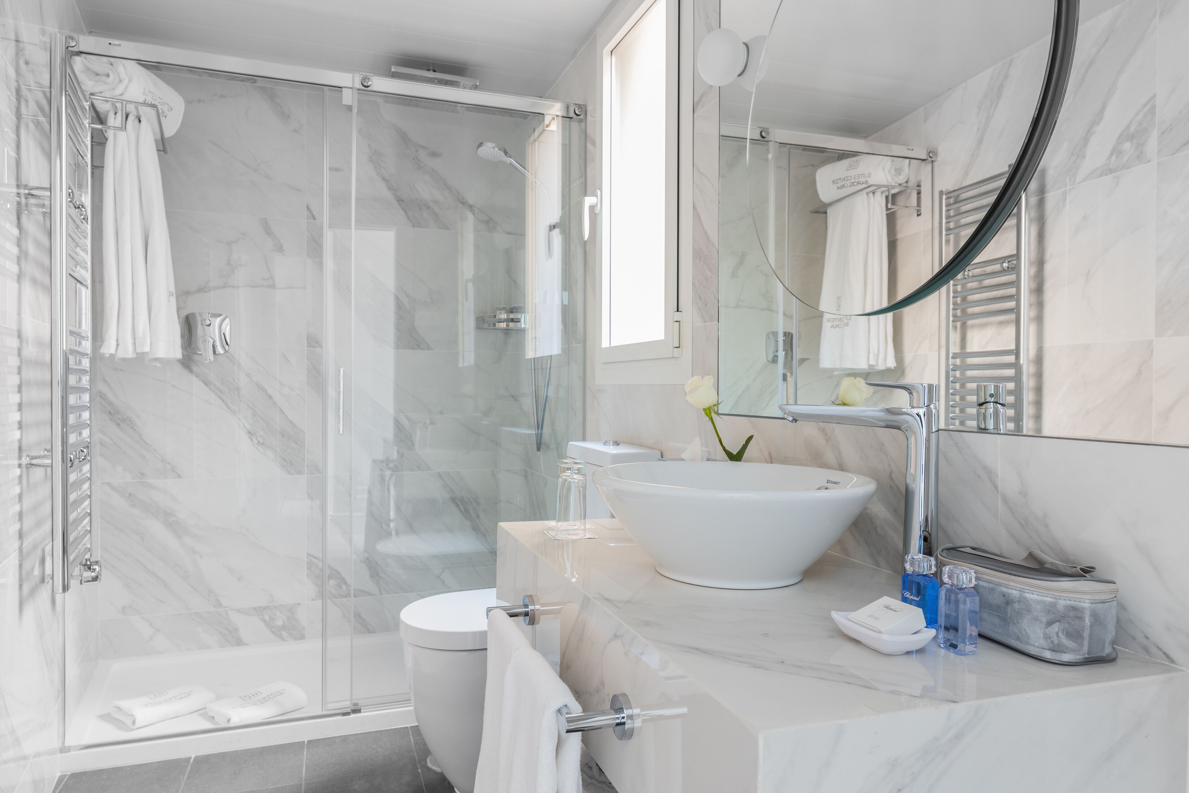 Ducha y cabezal de ducha tipo lluvia