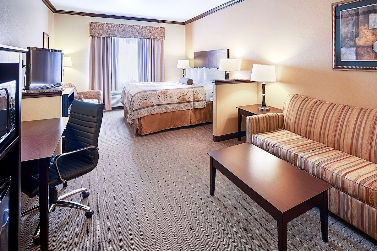 1 bedroom, in-room safe, desk, laptop workspace