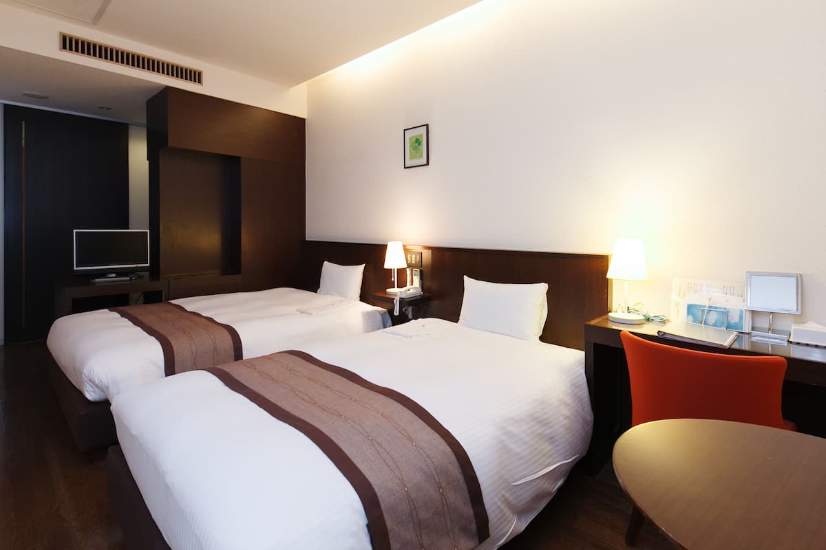 Twin Room B, Non Smoking | In-room safe, desk, blackout drapes, WiFi (free)
