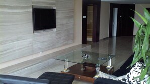 Deluxe Suite | Living room - Beijing Aulympic Airport Hotel (Beijing)