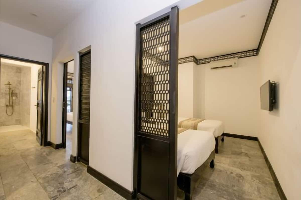 Ropa de cama de alta calidad y minibar