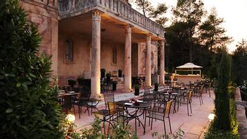 บริเวณภายนอก