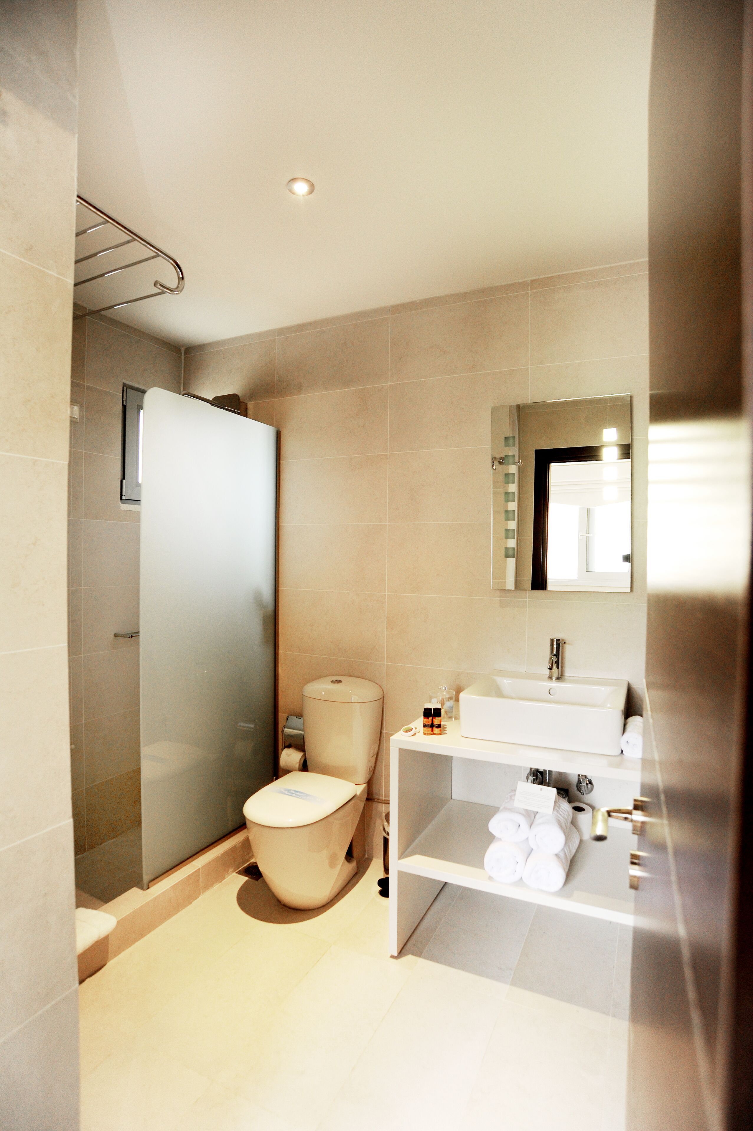 deluxe double room | bathroom | jetted bath, hydromassage showerhead, designer toiletries, hair dryer