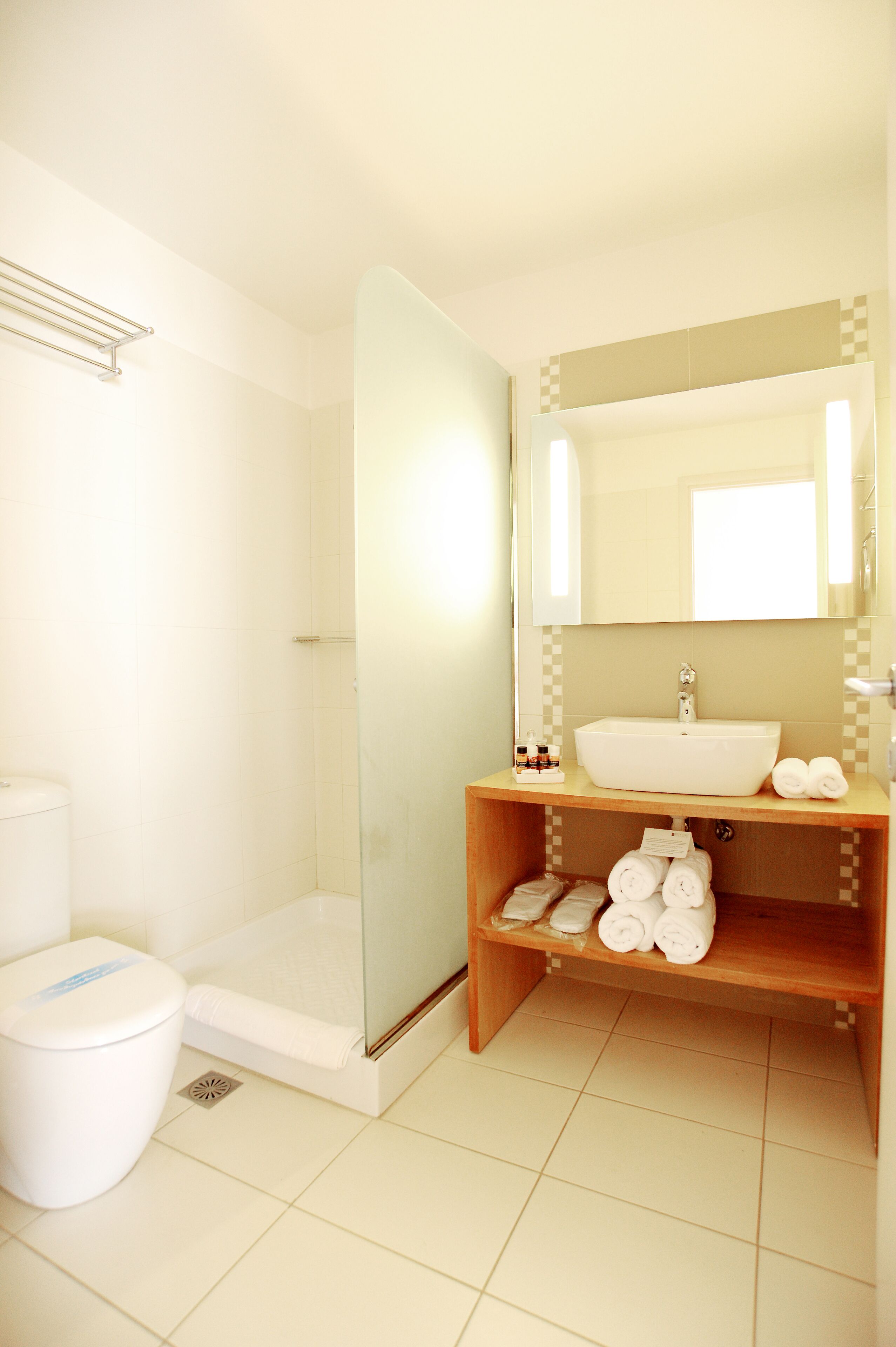 jetted bath, hydromassage showerhead, designer toiletries, hair dryer