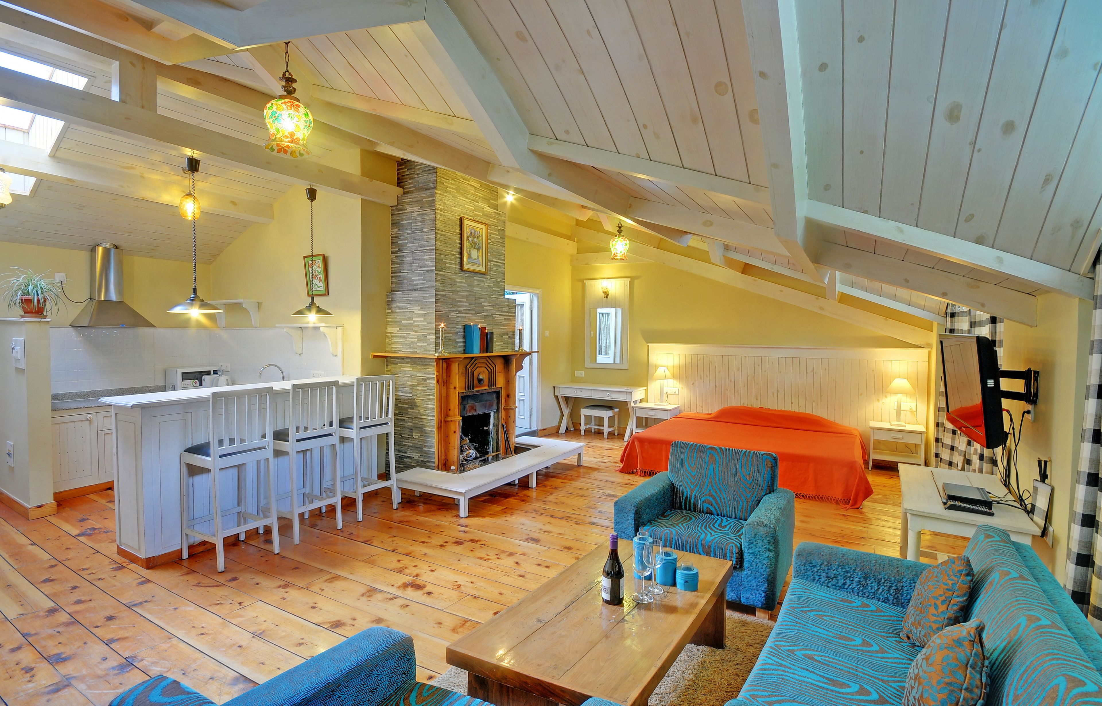 premium bedding, in-room safe, individually decorated