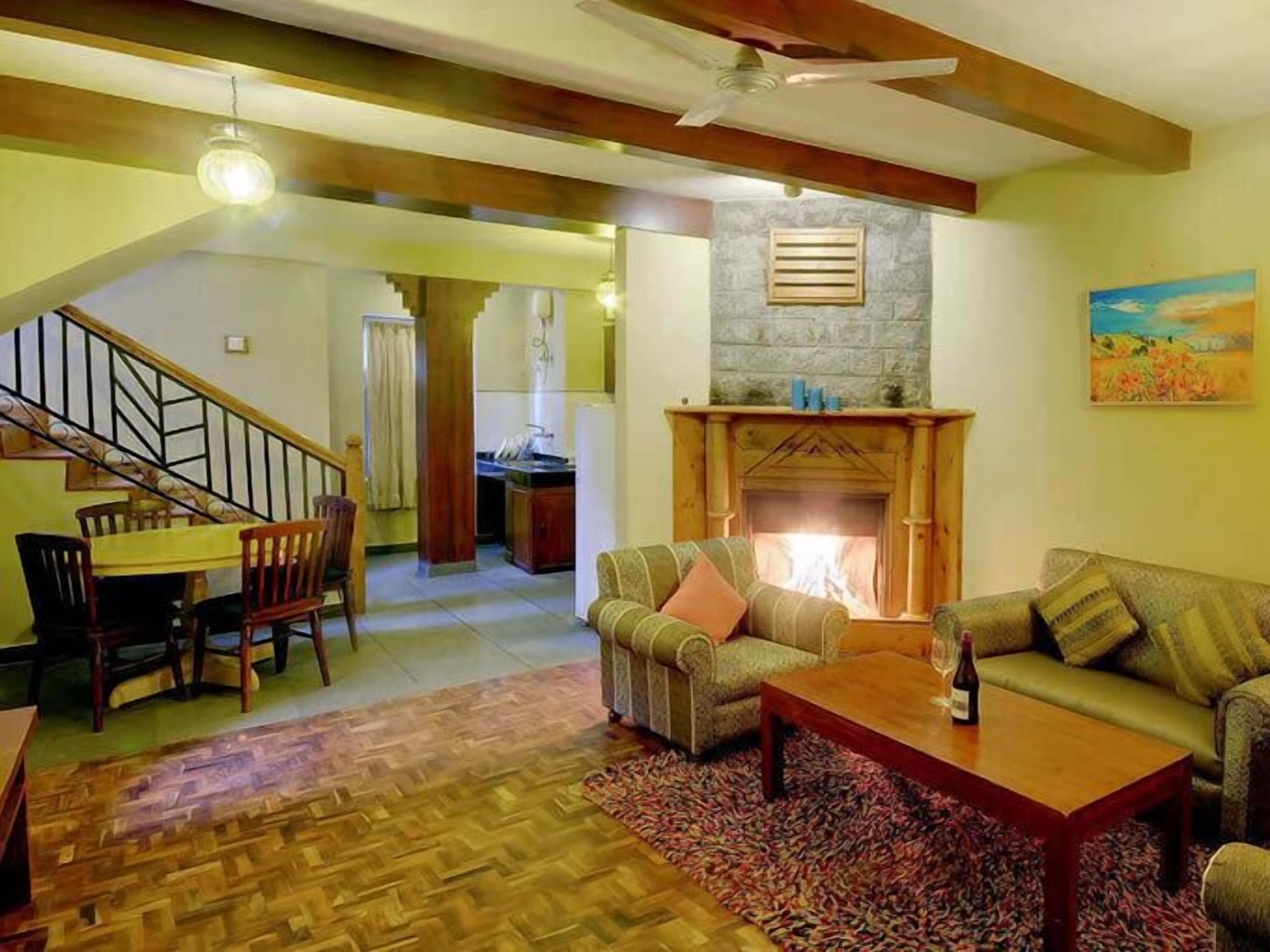 family cottage, 2 bedrooms, kitchenette, garden view | living room | 32-inch led tv with satellite channels, tv