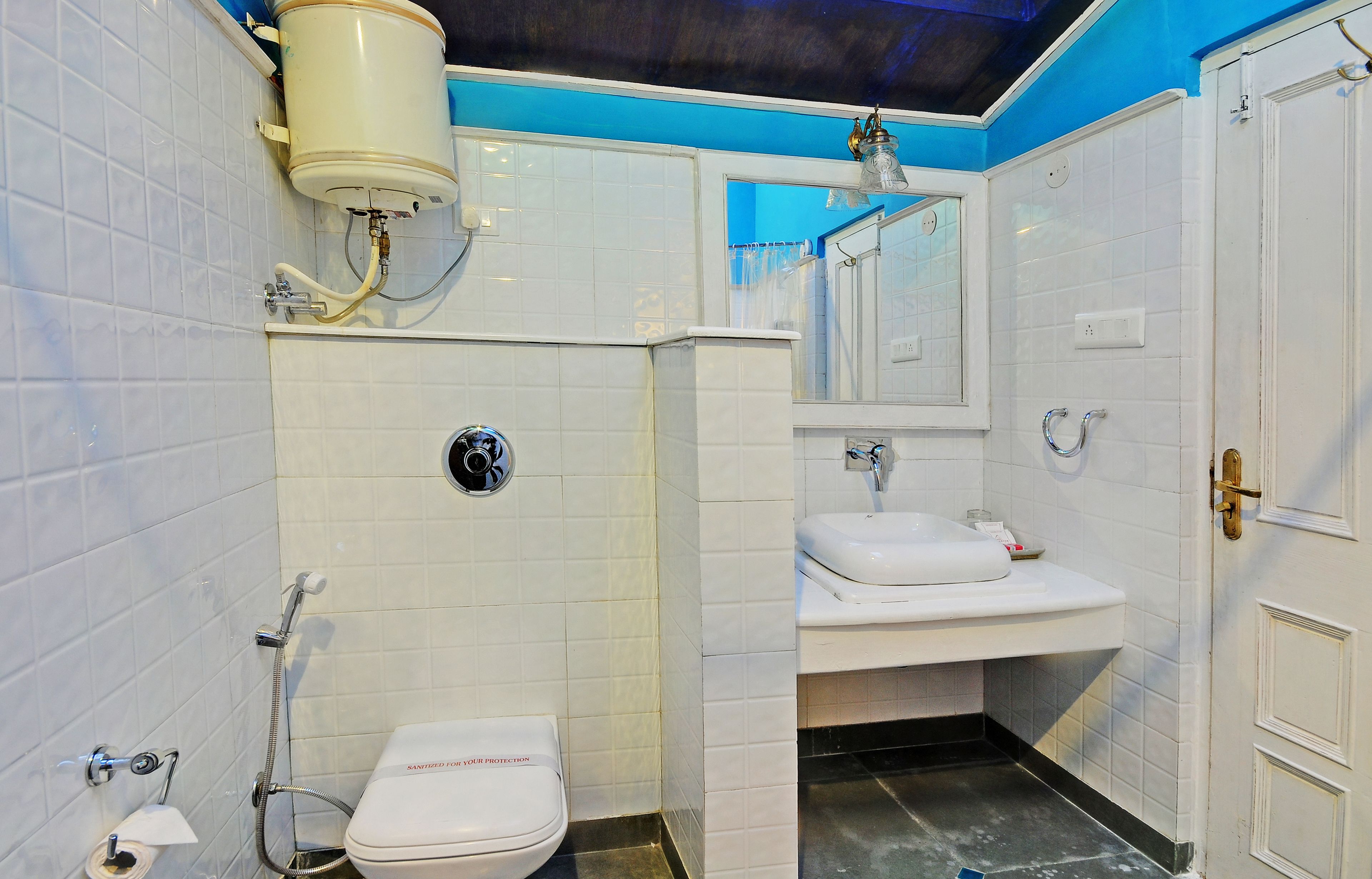 shower, free toiletries, slippers, towels