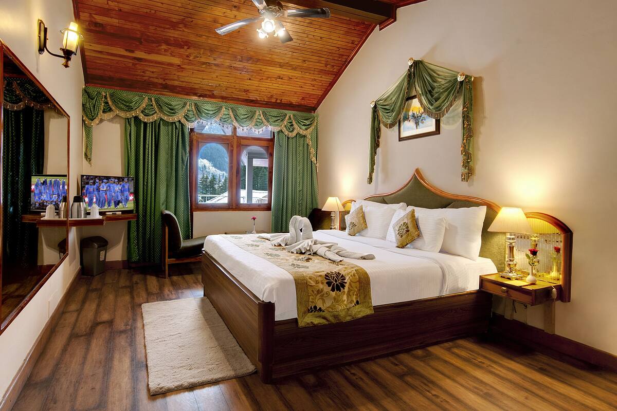 Rollaway beds (surcharge), bed sheets