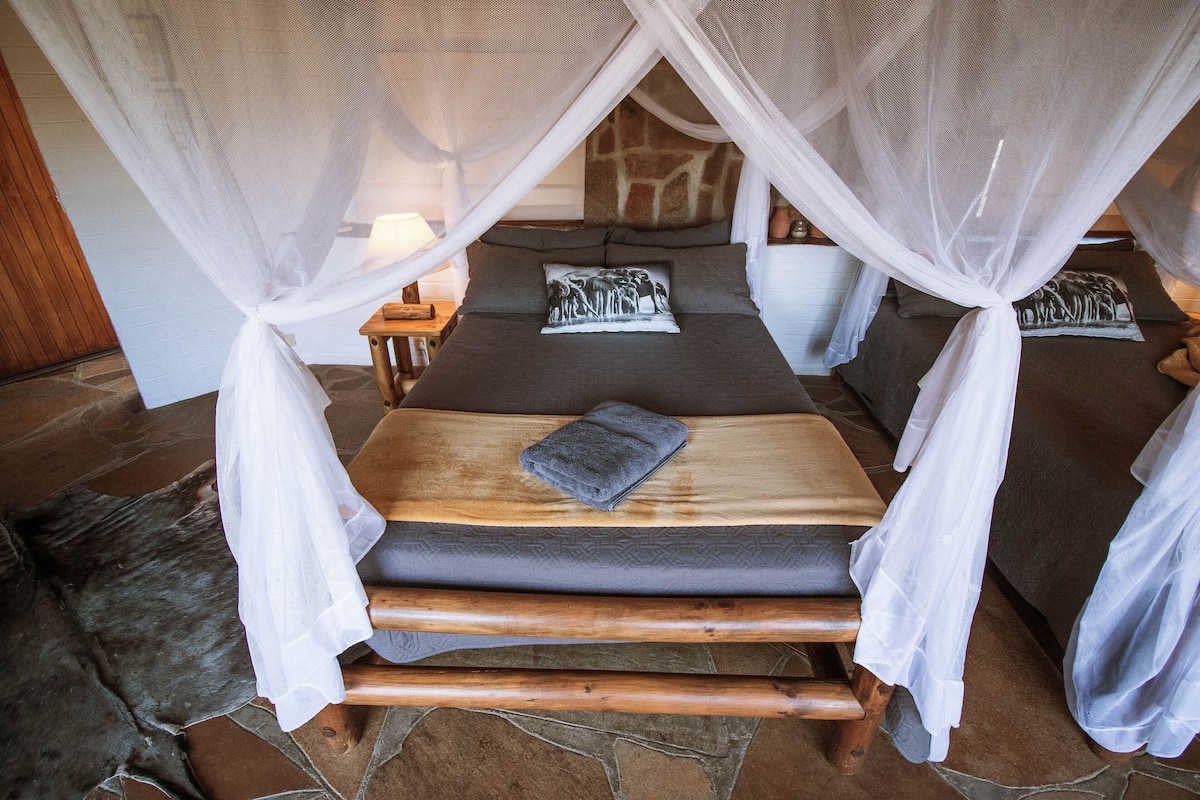 Bungalow | Luxe beddengoed, pillowtop-bedden, een gratis minibar