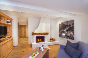 Minibar, caja de seguridad en la habitación y decoración personalizada 