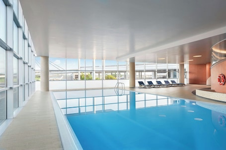 Indoor pool. Sheraton Milan Malpensa Airport Hotel & Conference Center