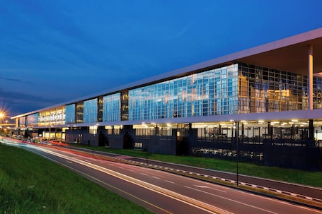 Exterior. Sheraton Milan Malpensa Airport Hotel & Conference Center