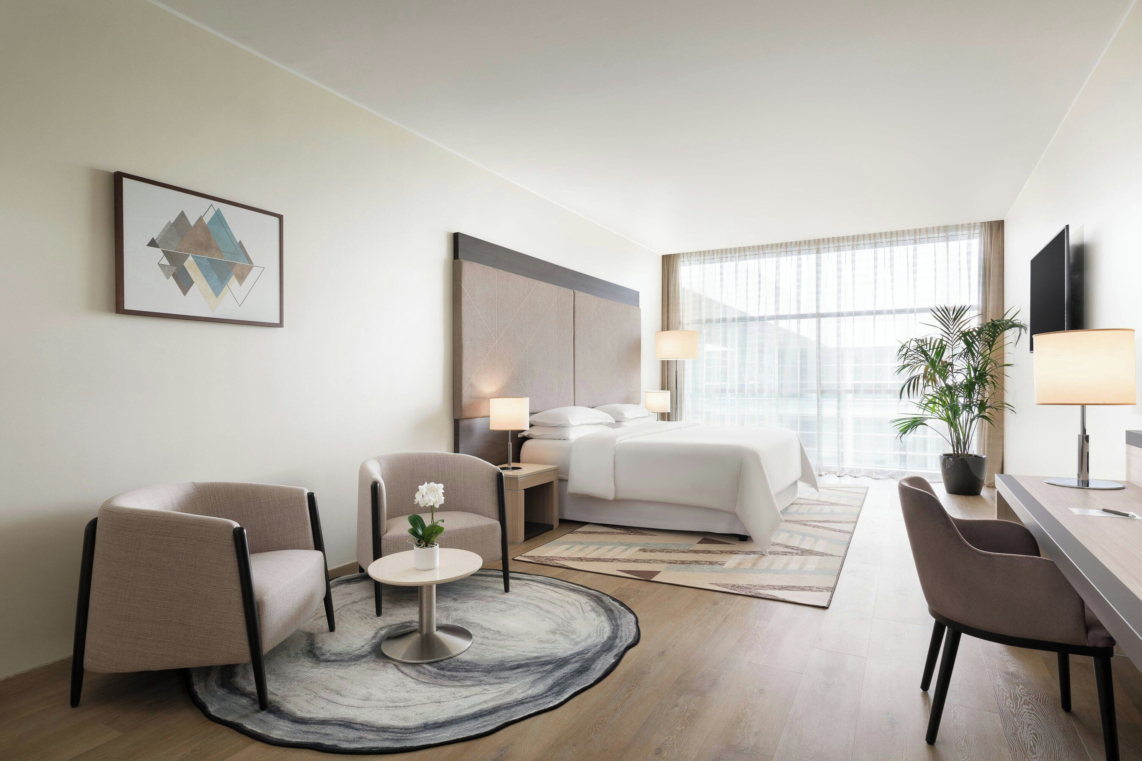 Suite Junior, 1 camera da letto | Minibar, una cassaforte in camera, una scrivania, tende oscuranti