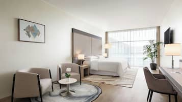 Suite Junior, 1 camera da letto | Minibar, una cassaforte in camera, una scrivania, tende oscuranti