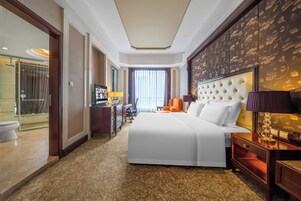 迷你吧、客房内保险箱、办公桌、熨斗/熨衣板