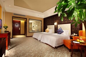 Minibar, in-room safe, desk, iron/ironing board