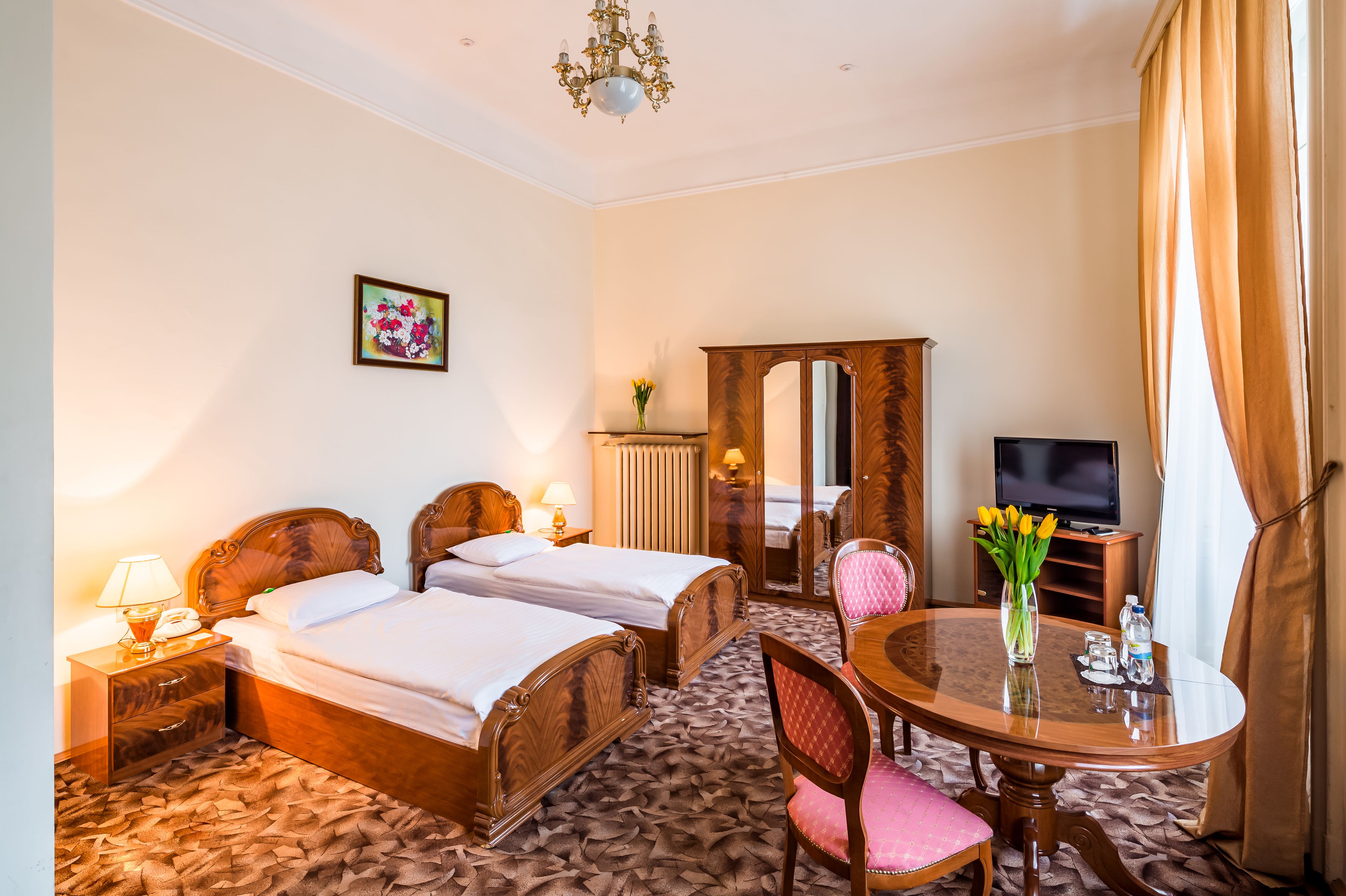 스탠다드 더블룸 또는 트윈룸 | 저자극성 침구, 각각 다른 스타일의 인테리어, 각각 다르게 가구 비치, 암막 커튼