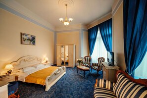 Standard-Doppel- oder -Zweibettzimmer | Allergikerbettwaren, individuell dekoriert, individuell eingerichtet