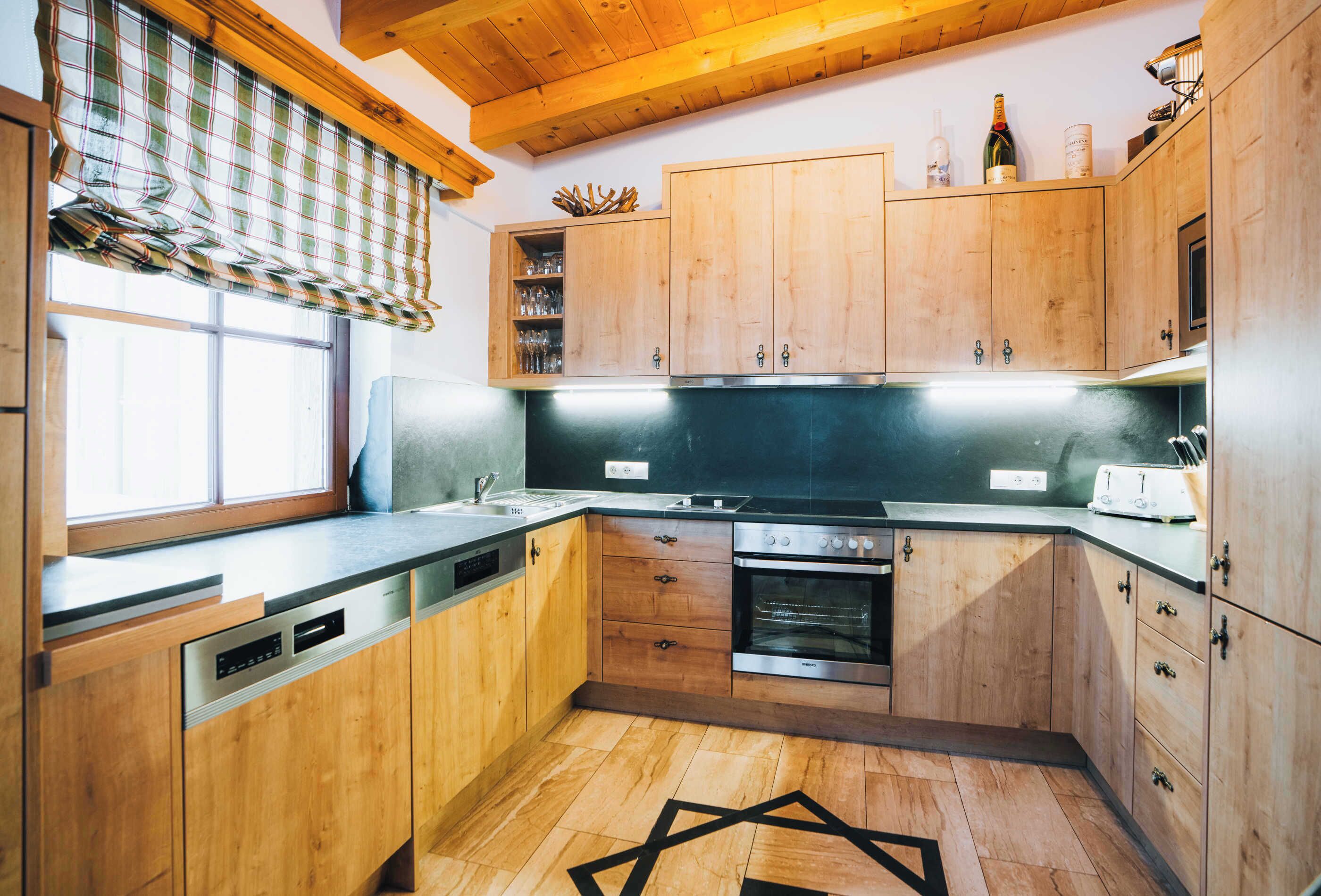 house, 6 bedrooms, sauna, mountain view | private kitchen | full-sized fridge, microwave, stovetop, dishwasher