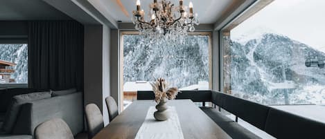 Superior Apartment, 4 Bedrooms | Private kitchen