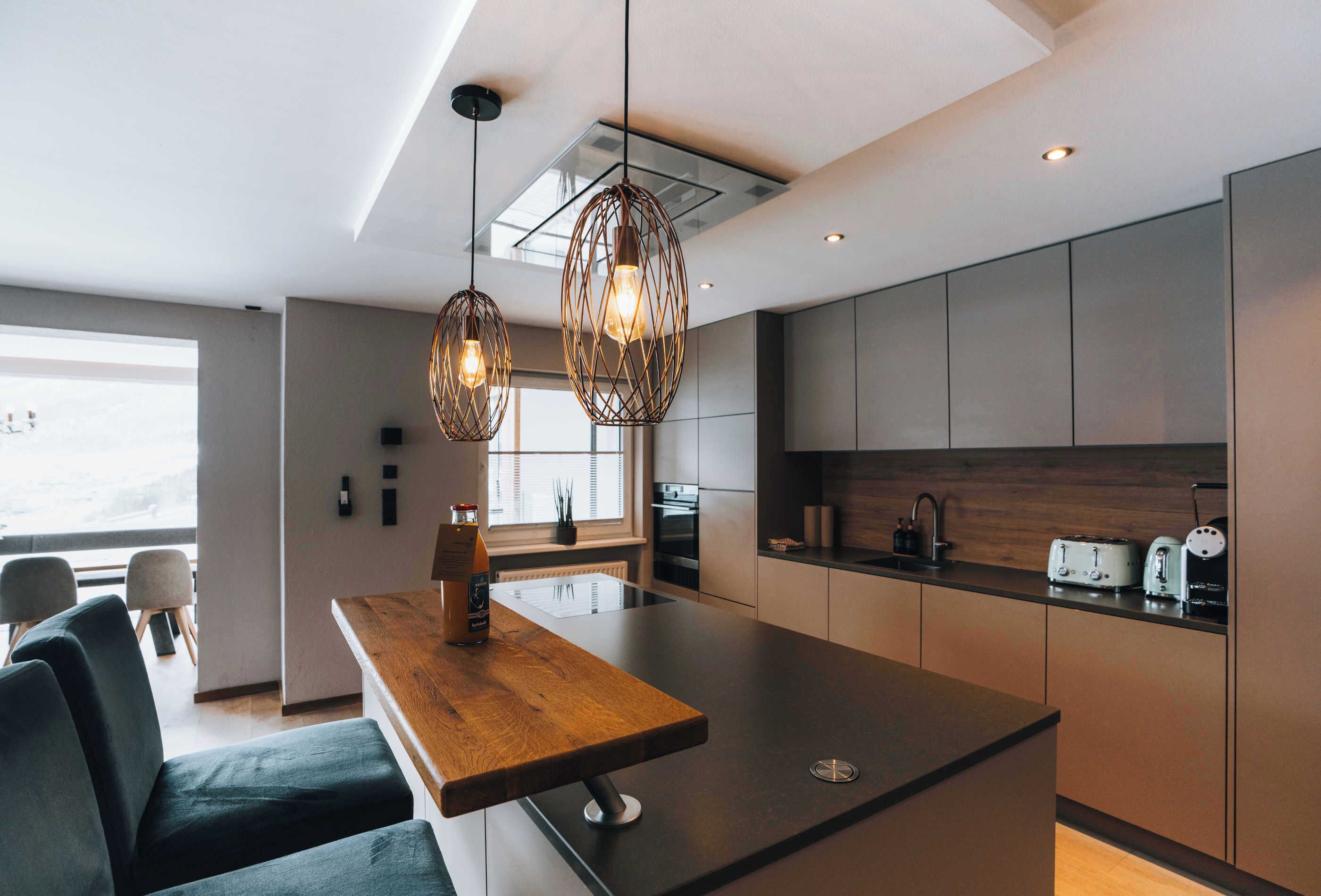 superior apartment, 4 bedrooms | private kitchen | full-sized fridge, microwave, stovetop, dishwasher