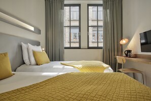 Chambre Classique avec lits jumeaux | Literie de qualité supérieure, coffres-forts dans les chambres, bureau