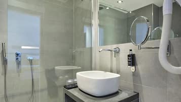 Free toiletries, towels