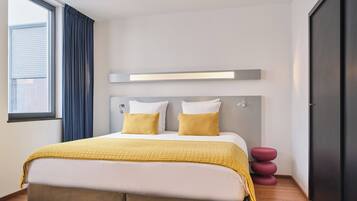 Classic Double Room, 1 Queen Bed | Premium bedding, in-room safe, desk, soundproofing