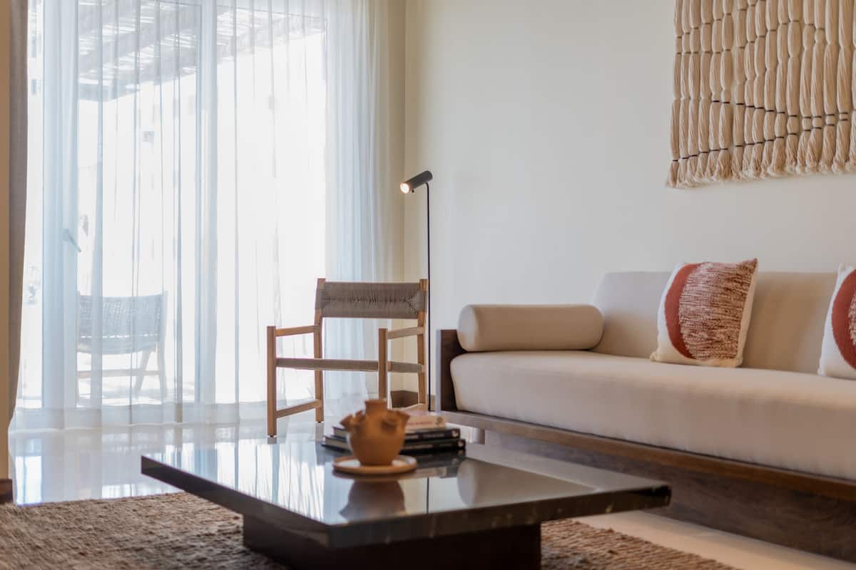 Suite, 1 King-Bett und Schlafsofa, Meerblick | Bettwäsche aus ägyptischer Baumwolle, hochwertige Bettwaren