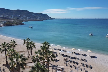 Playa privada en los alrededores, arena blanca, buceo, snorkel. Hotel Indigo La Paz Puerta Cortes by IHG
