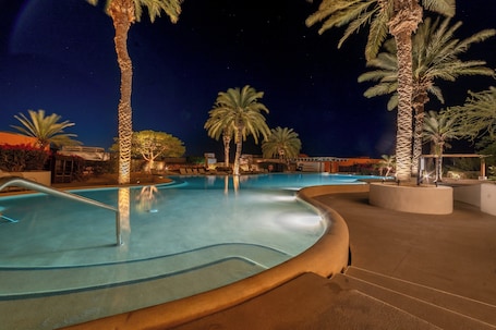 Outdoor pool, pool umbrellas, sun loungers