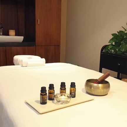 Couples treatment rooms, steam room, body treatments, aromatherapy