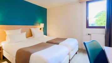 Ameublement personnalisé, bureau, rideaux occultants, Wi-Fi gratuit