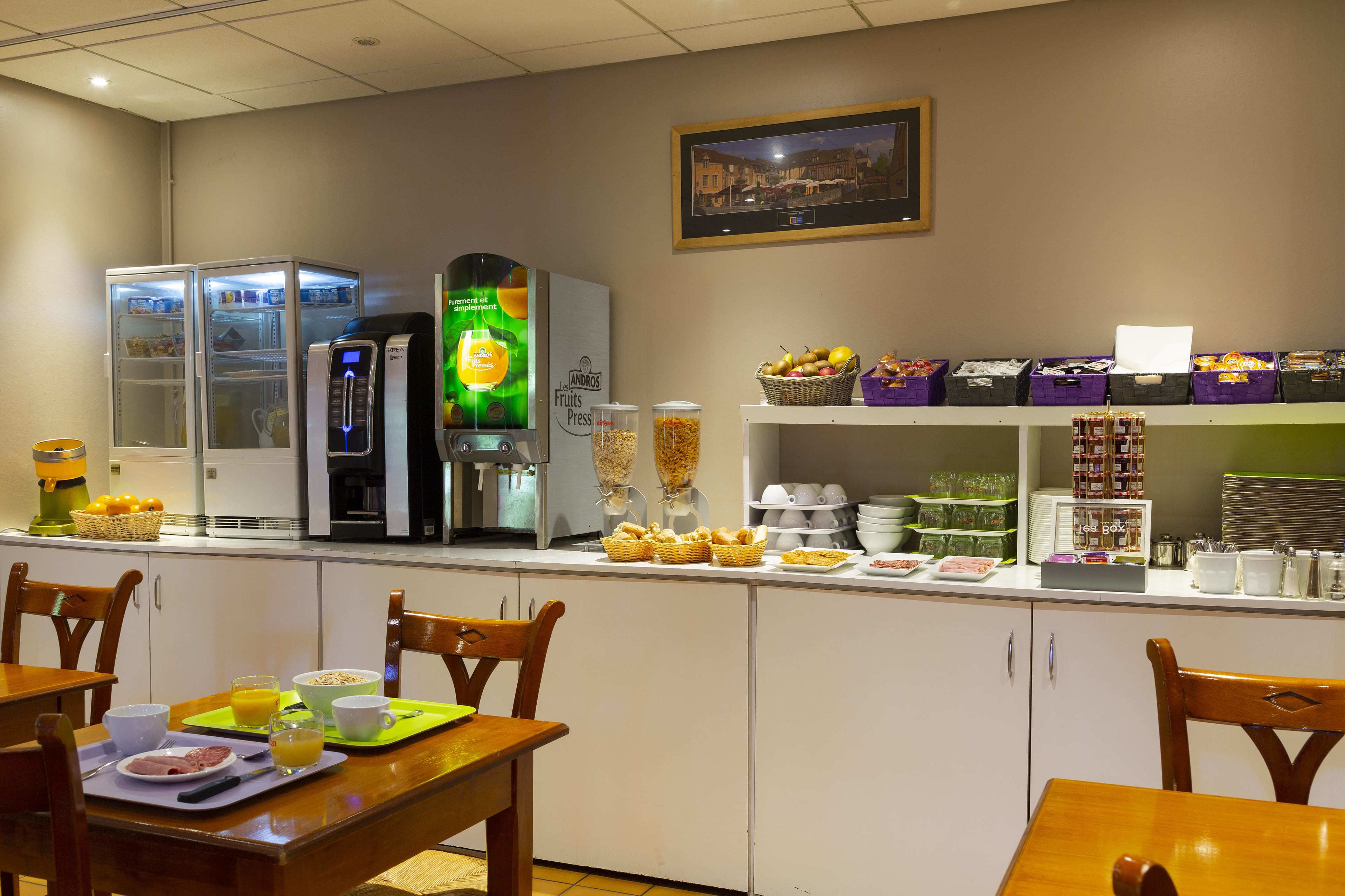 Dagelijks ontbijtbuffet (EUR 11.90 per persoon)