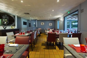 Lunch and dinner served - Comfort Hotel Pithiviers (Pithiviers)