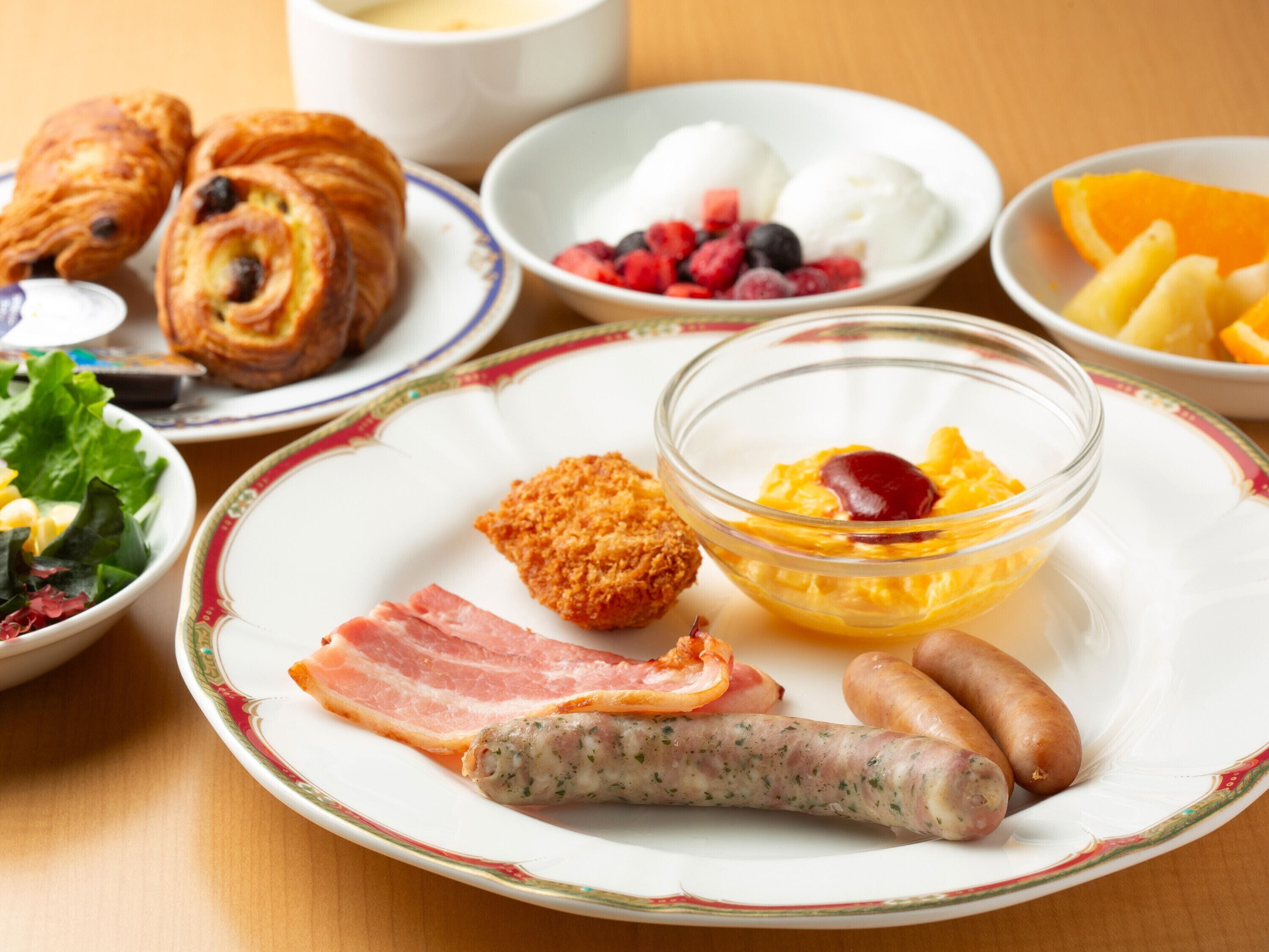 daily buffet breakfast (jpy 1500 per person)
