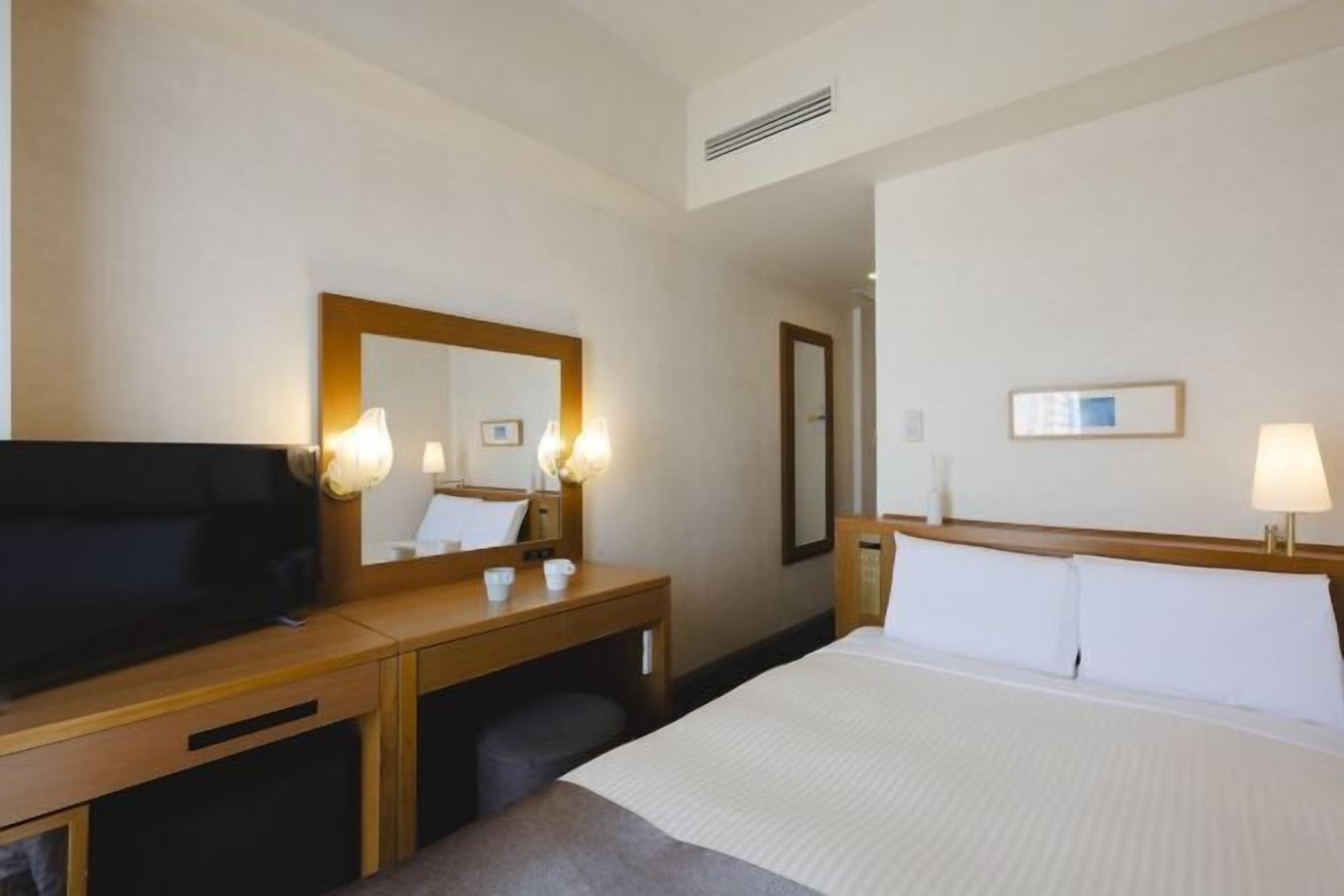 In-room safe, desk, laptop workspace, free WiFi