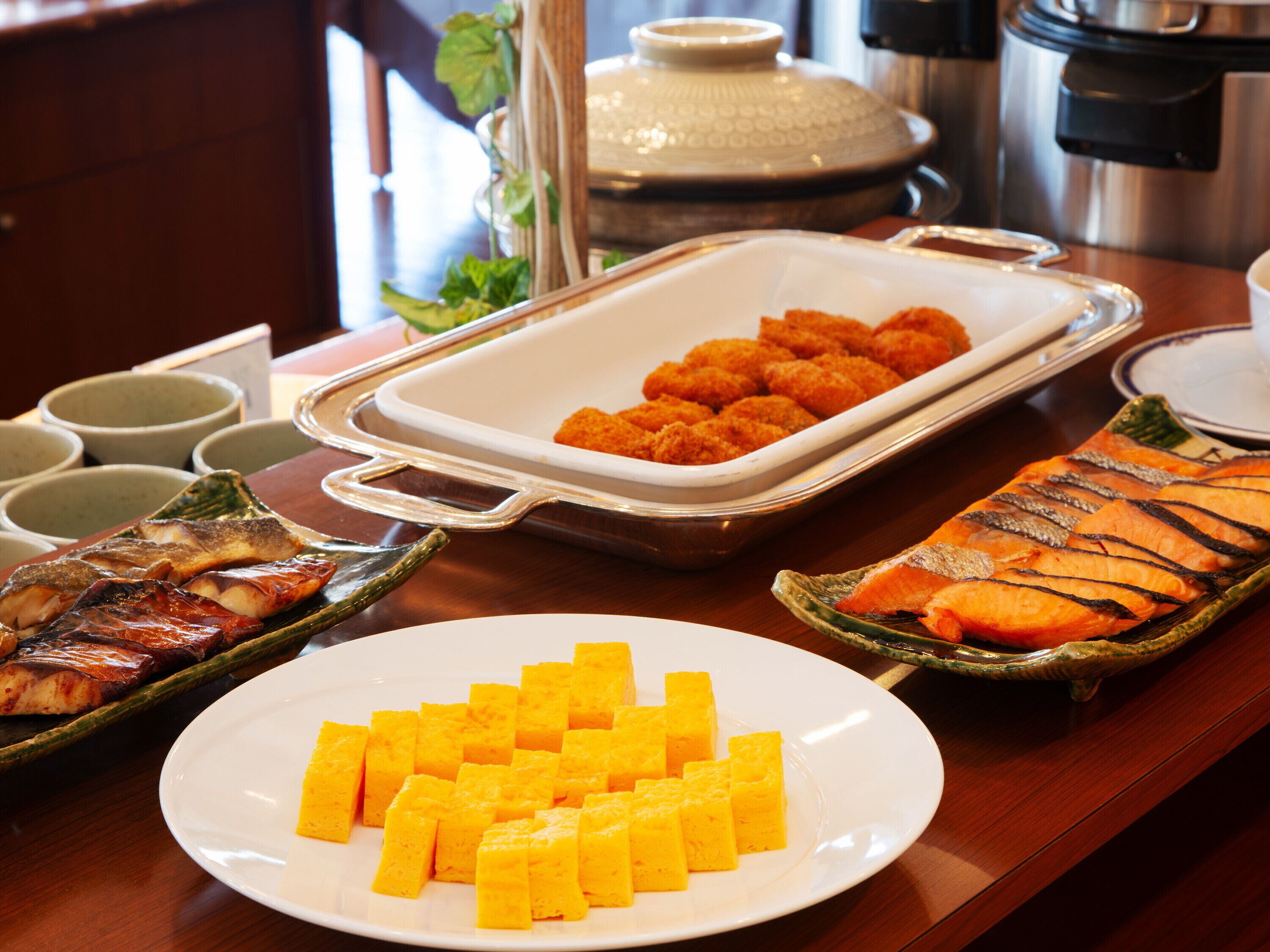 daily buffet breakfast (jpy 1500 per person)