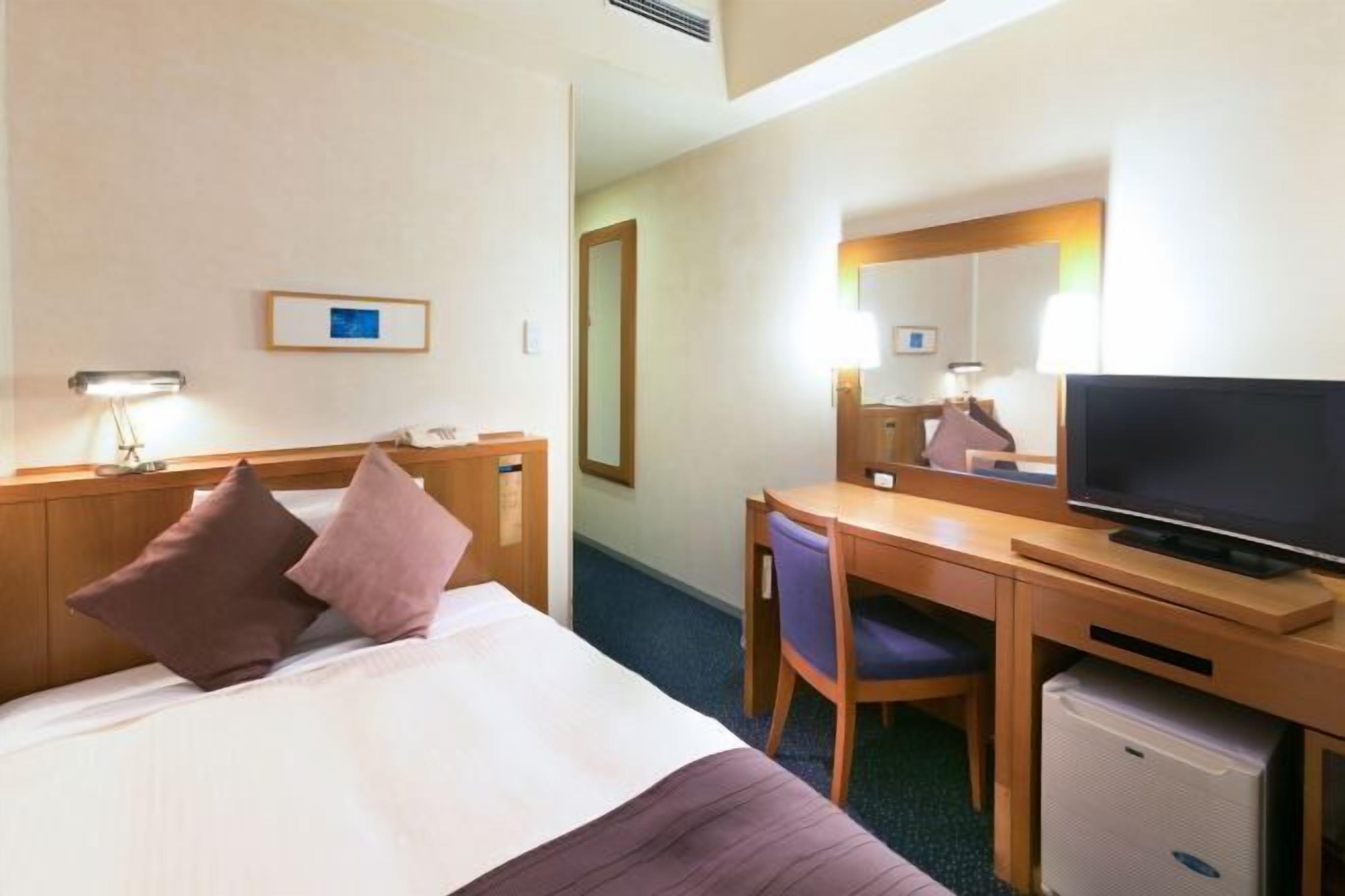 In-room safe, desk, laptop workspace, free WiFi