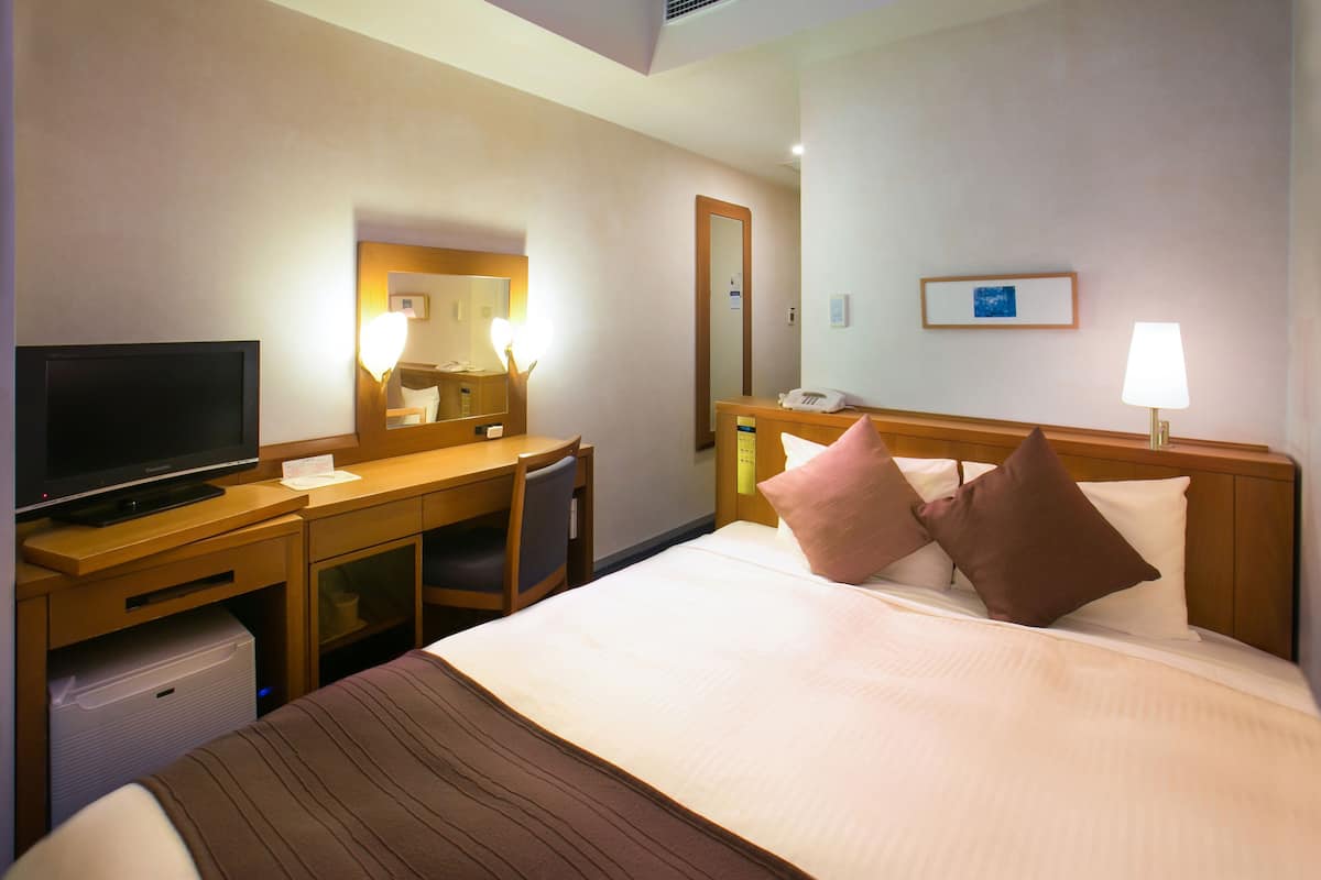 in-room safe, desk, laptop workspace, free wifi